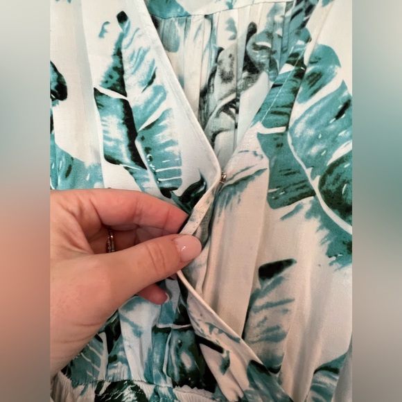 Floral Maxi Dress with Belt SIZE MEDIUM - Picture 6 of 6